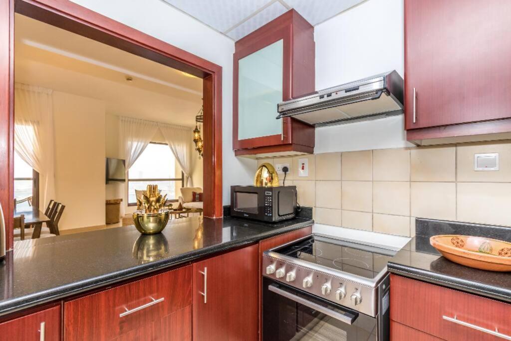 The Premium Jbr Sea View Luxury Suite Awarded "Traveller Award 2025" Dubai Buitenkant foto