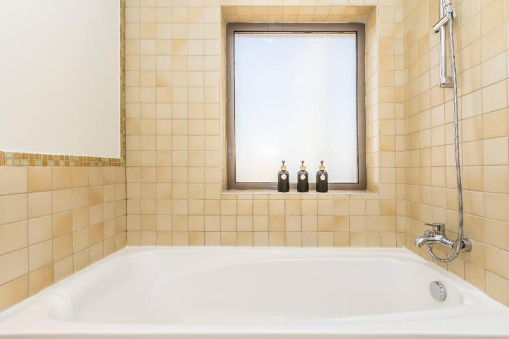 The Premium Jbr Sea View Luxury Suite Awarded "Traveller Award 2025" Dubai Buitenkant foto